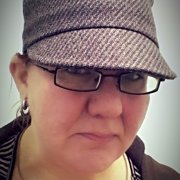 Meet your Posher, Azurell - Picture 1 of 1